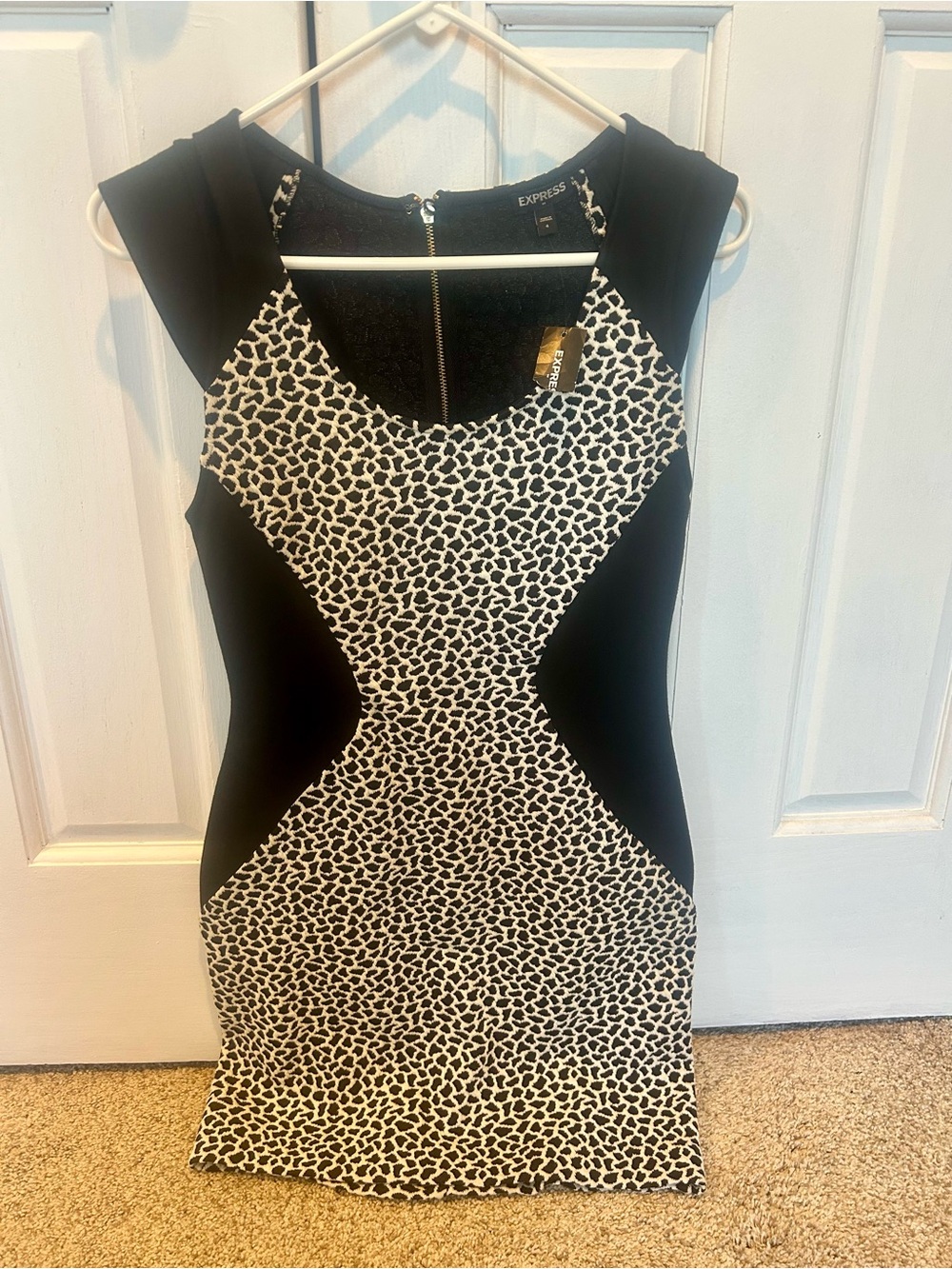 Express Black and White Patterned Cap Sleeve Sheath Dress